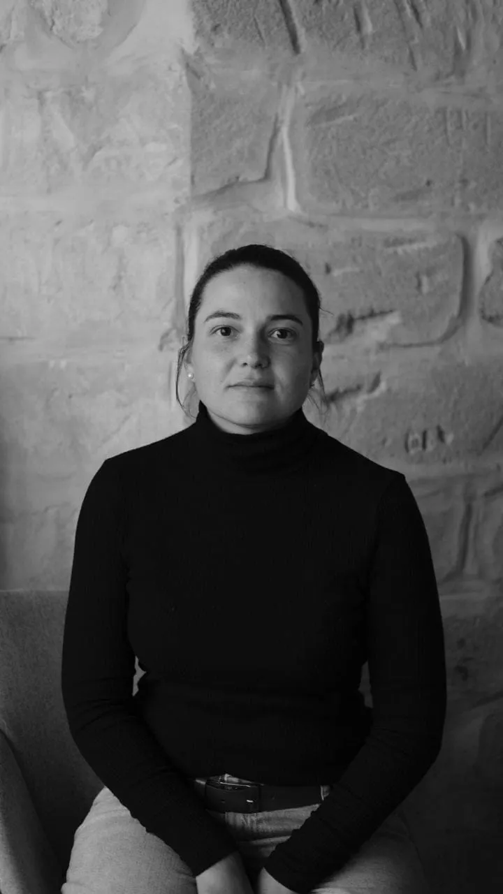 Elena, Architect la Makani